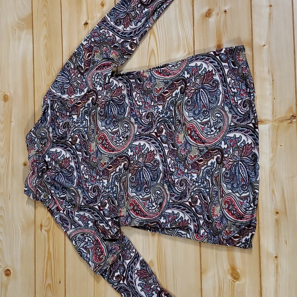 BCBG MaxAzria Women's Large blouse. - Picture 10 of 16